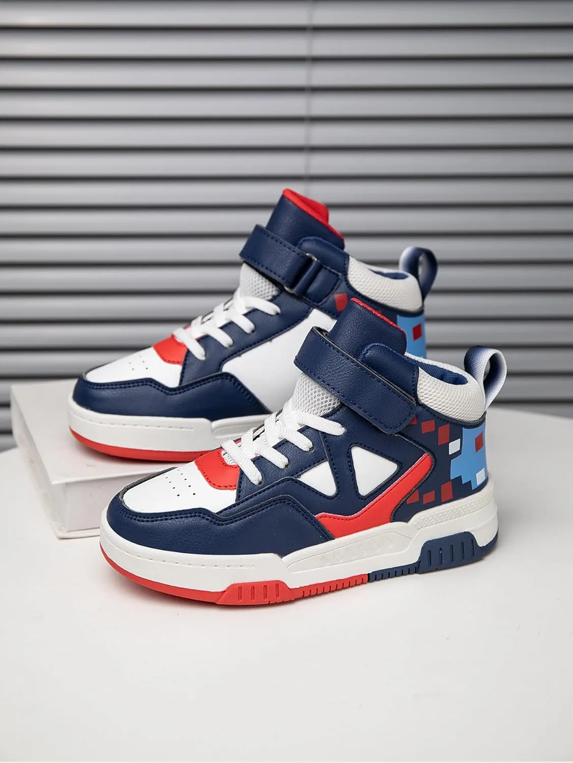 Boys Girls Outdoor Sports Board Shoes with Leather Upper, Breathable and Comfortable with Soft Padded Neck, Fashionable Retro Street Style, Basketball Shoes Suitable for All Seasons