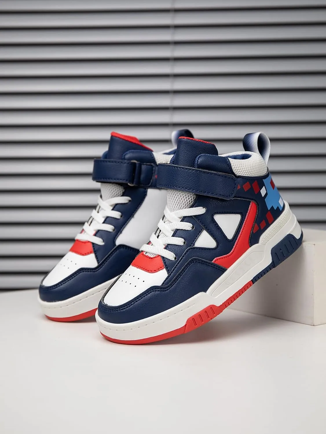 Boys Girls Outdoor Sports Board Shoes with Leather Upper, Breathable and Comfortable with Soft Padded Neck, Fashionable Retro Street Style, Basketball Shoes Suitable for All Seasons