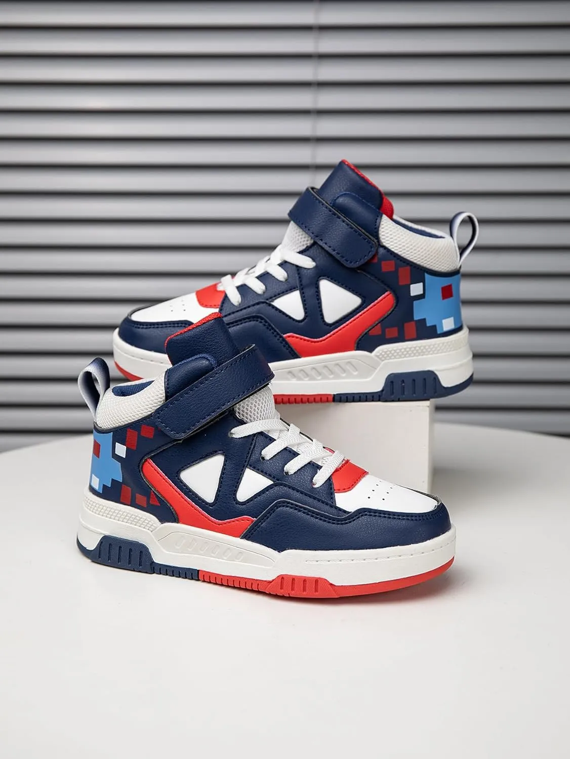 Boys Girls Outdoor Sports Board Shoes with Leather Upper, Breathable and Comfortable with Soft Padded Neck, Fashionable Retro Street Style, Basketball Shoes Suitable for All Seasons