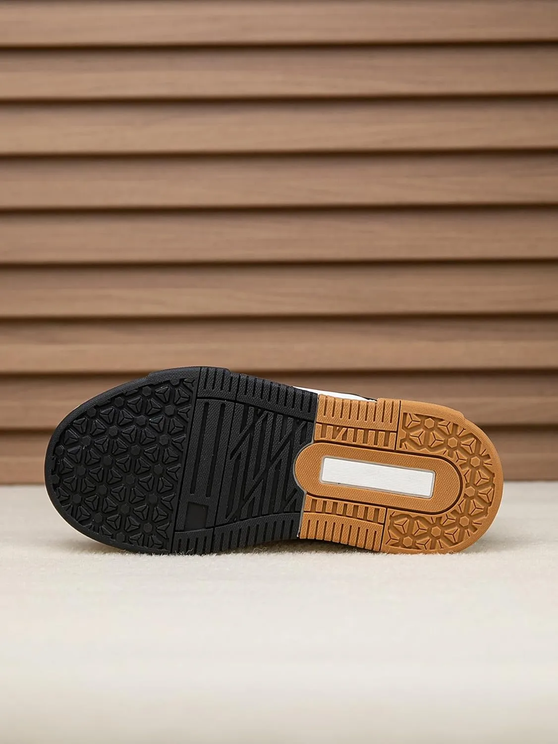 Boys Girls Outdoor Sports Board Shoes with Leather Upper, Breathable and Comfortable with Soft Padded Neck, Fashionable Retro Street Style, Basketball Shoes Suitable for All Seasons