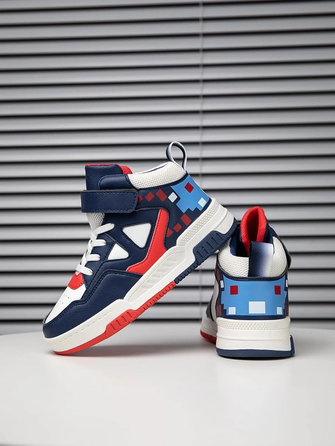 Boys Girls Outdoor Sports Board Shoes with Leather Upper, Breathable and Comfortable with Soft Padded Neck, Fashionable Retro Street Style, Basketball Shoes Suitable for All Seasons