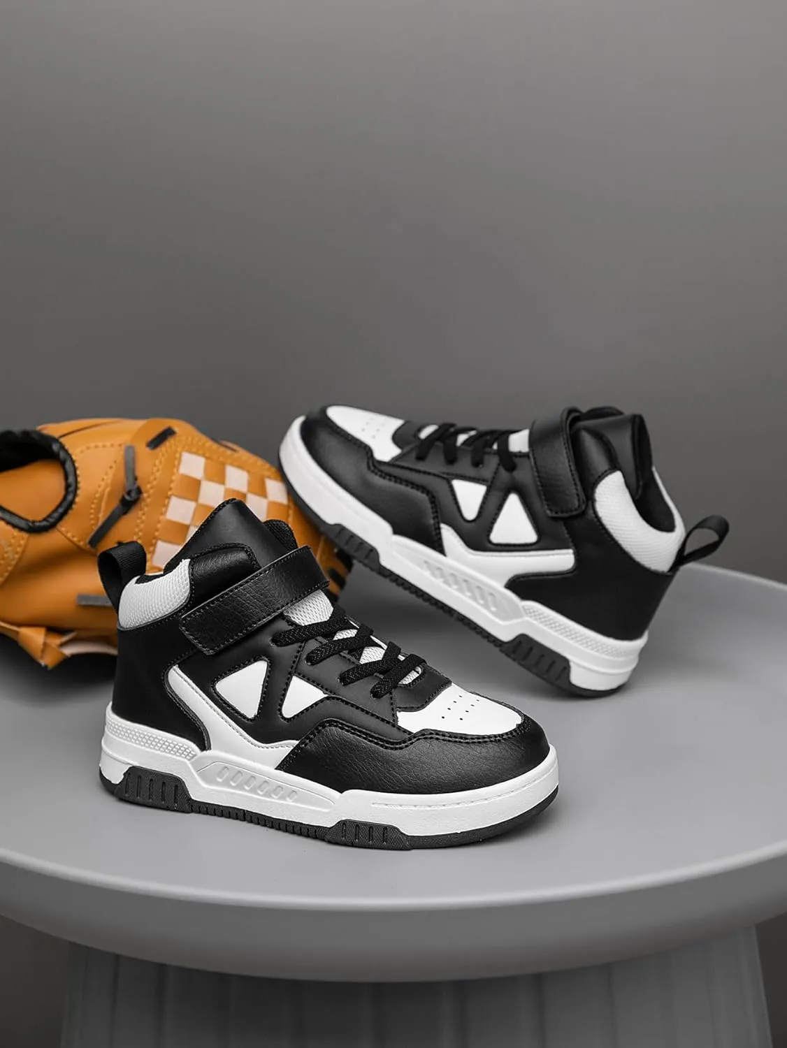 Boys Girls Outdoor Sports Board Shoes with Leather Upper, Breathable and Comfortable with Soft Padded Neck, Fashionable Retro Street Style, Basketball Shoes Suitable for All Seasons
