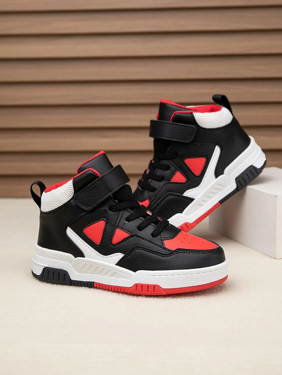 Boys Girls Outdoor Sports Board Shoes with Leather Upper, Breathable and Comfortable with Soft Padded Neck, Fashionable Retro Street Style, Basketball Shoes Suitable for All Seasons