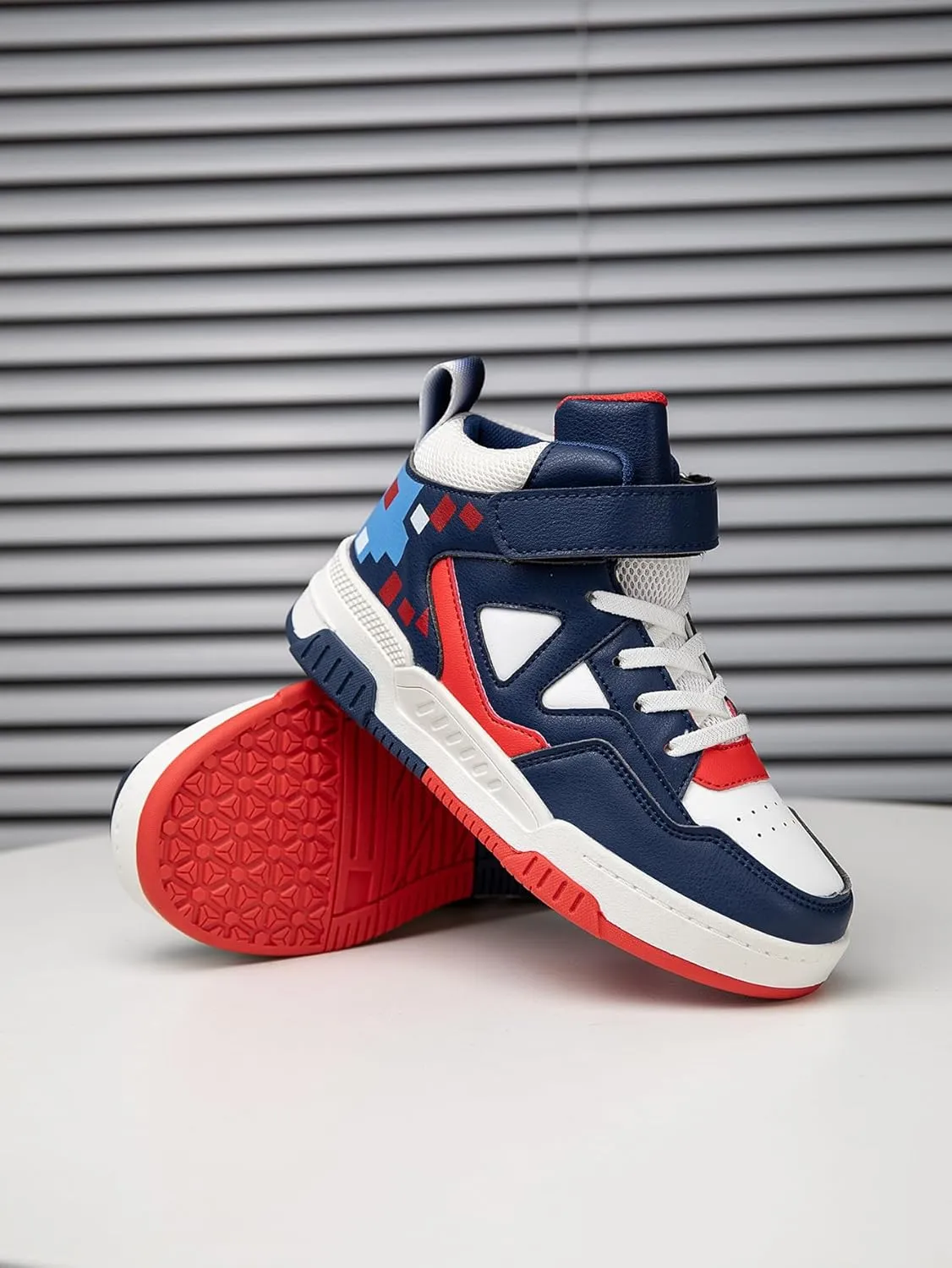 Boys Girls Outdoor Sports Board Shoes with Leather Upper, Breathable and Comfortable with Soft Padded Neck, Fashionable Retro Street Style, Basketball Shoes Suitable for All Seasons