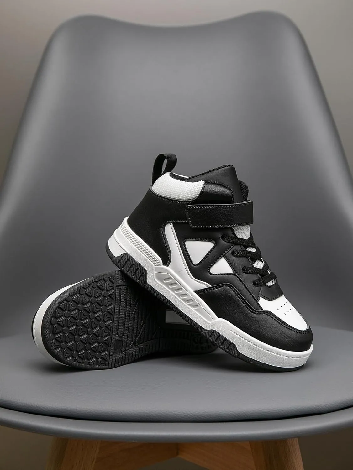 Boys Girls Outdoor Sports Board Shoes with Leather Upper, Breathable and Comfortable with Soft Padded Neck, Fashionable Retro Street Style, Basketball Shoes Suitable for All Seasons