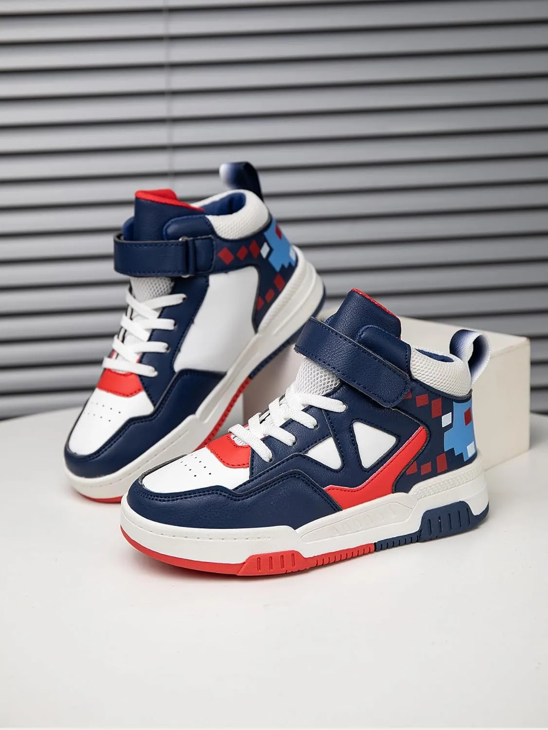 Boys Girls Outdoor Sports Board Shoes with Leather Upper, Breathable and Comfortable with Soft Padded Neck, Fashionable Retro Street Style, Basketball Shoes Suitable for All Seasons