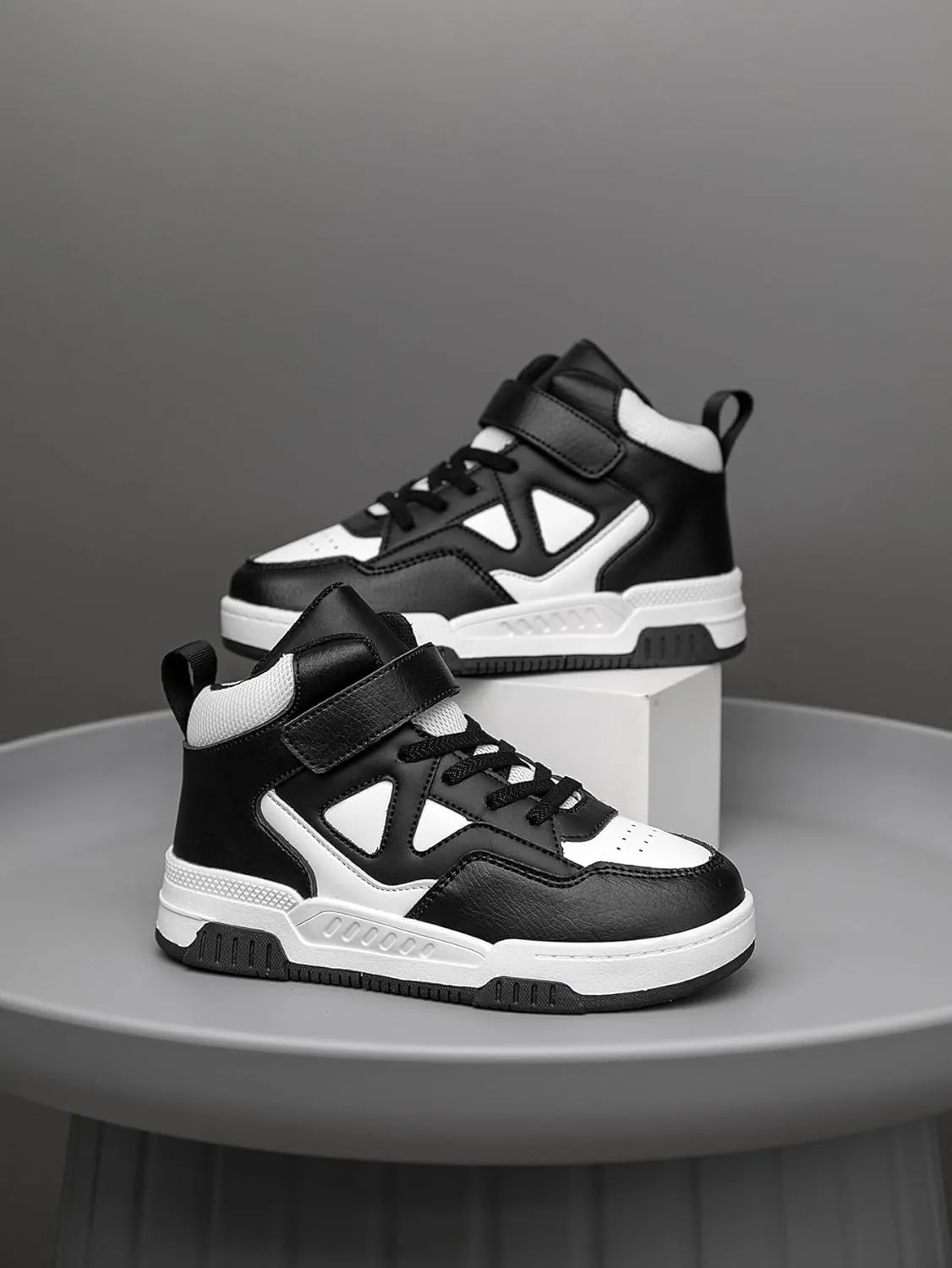 Boys Girls Outdoor Sports Board Shoes with Leather Upper, Breathable and Comfortable with Soft Padded Neck, Fashionable Retro Street Style, Basketball Shoes Suitable for All Seasons