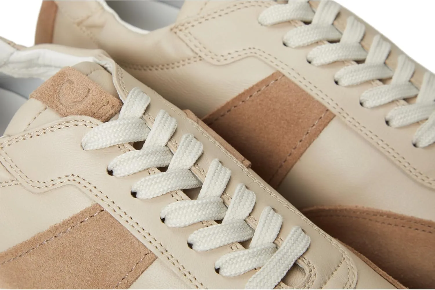 C LA CANADIENNE Women's Valley Sneaker