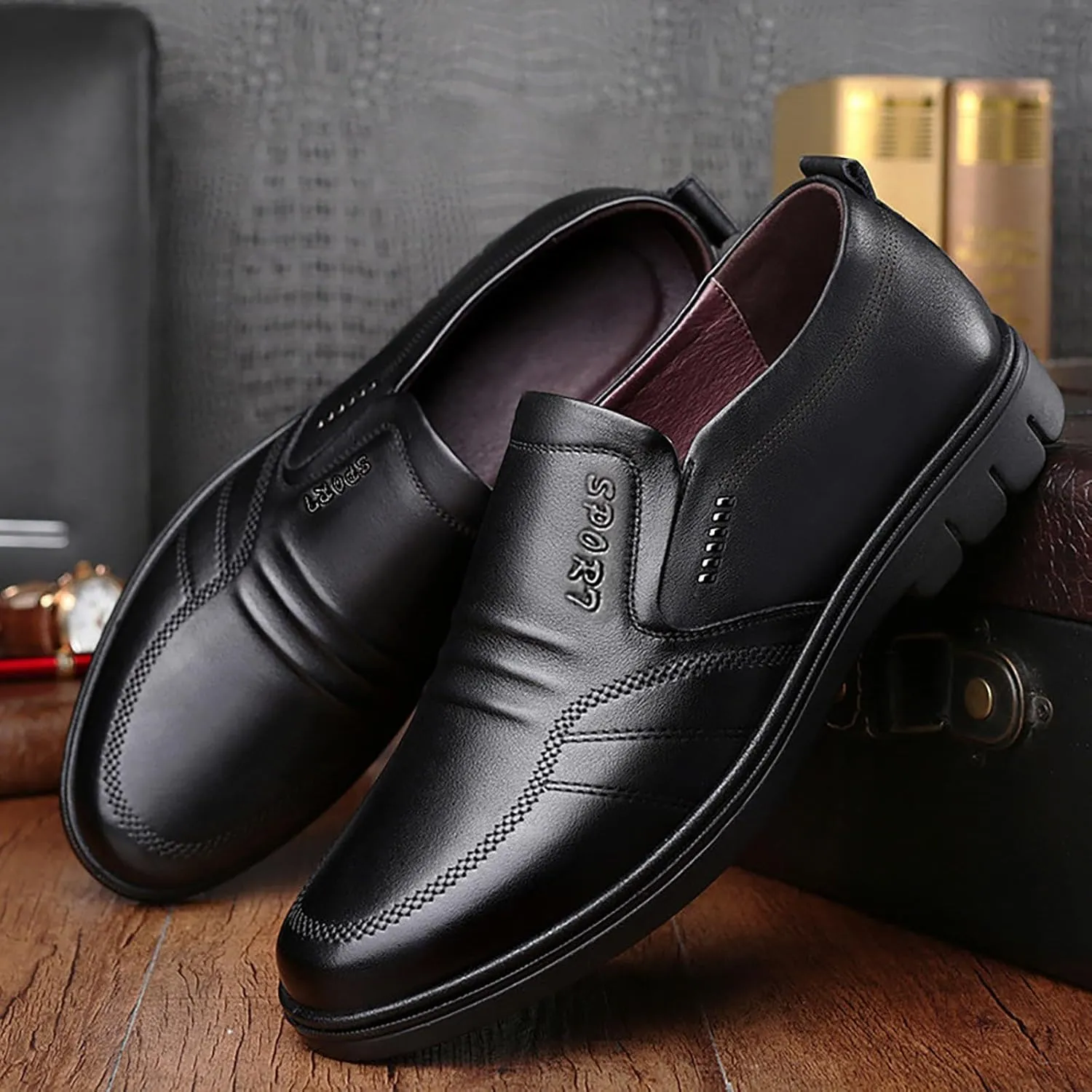Fashion Sneakers Comfortable Men Leather Shoes Fashionable and Casual New Flat Bottomed Soft Sole Slip On Comfortable