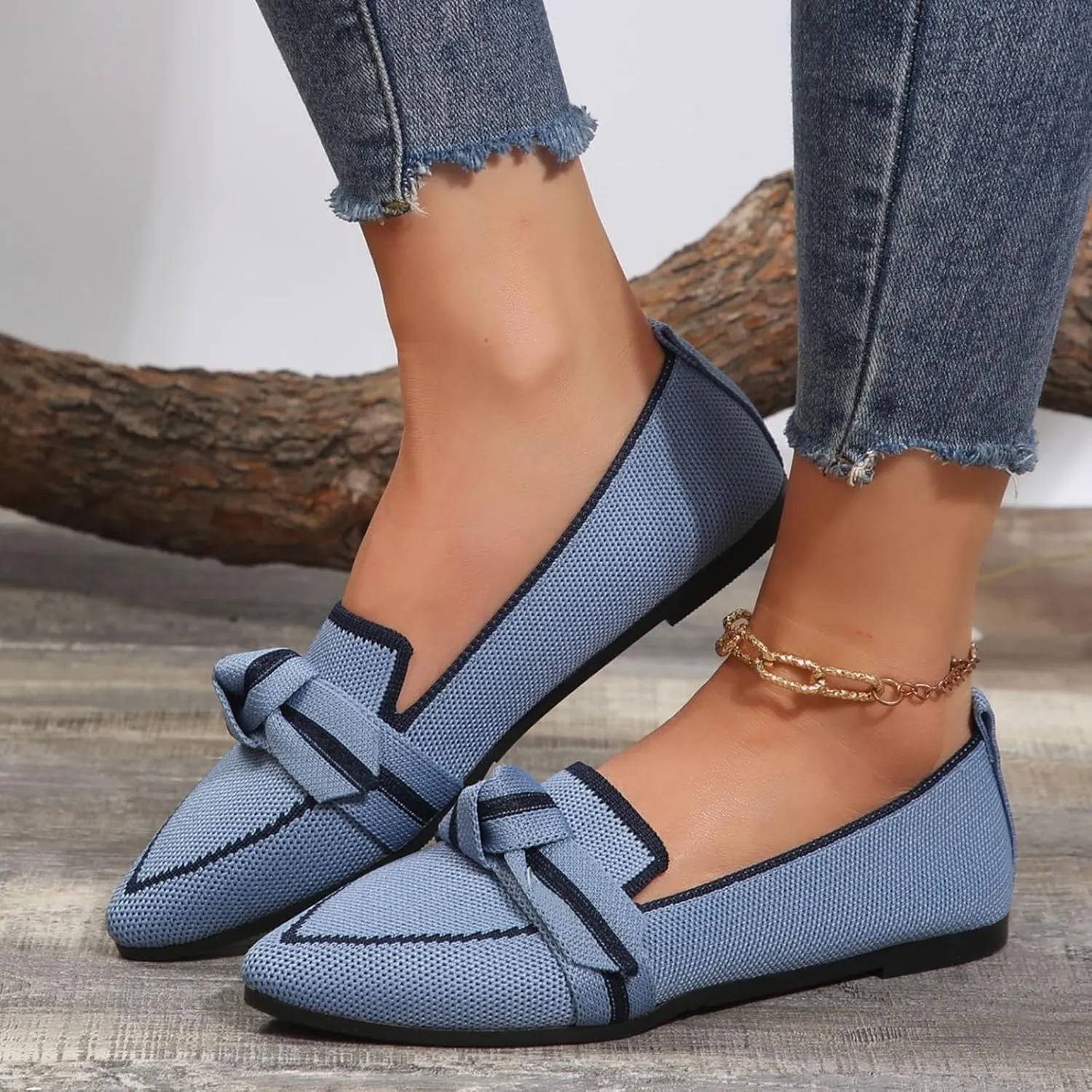 Leisure Slip On Work Fashionable Women's Large Size Flat Shoes with A Pointed Toe Breathable Single Color and Lace Up Design.