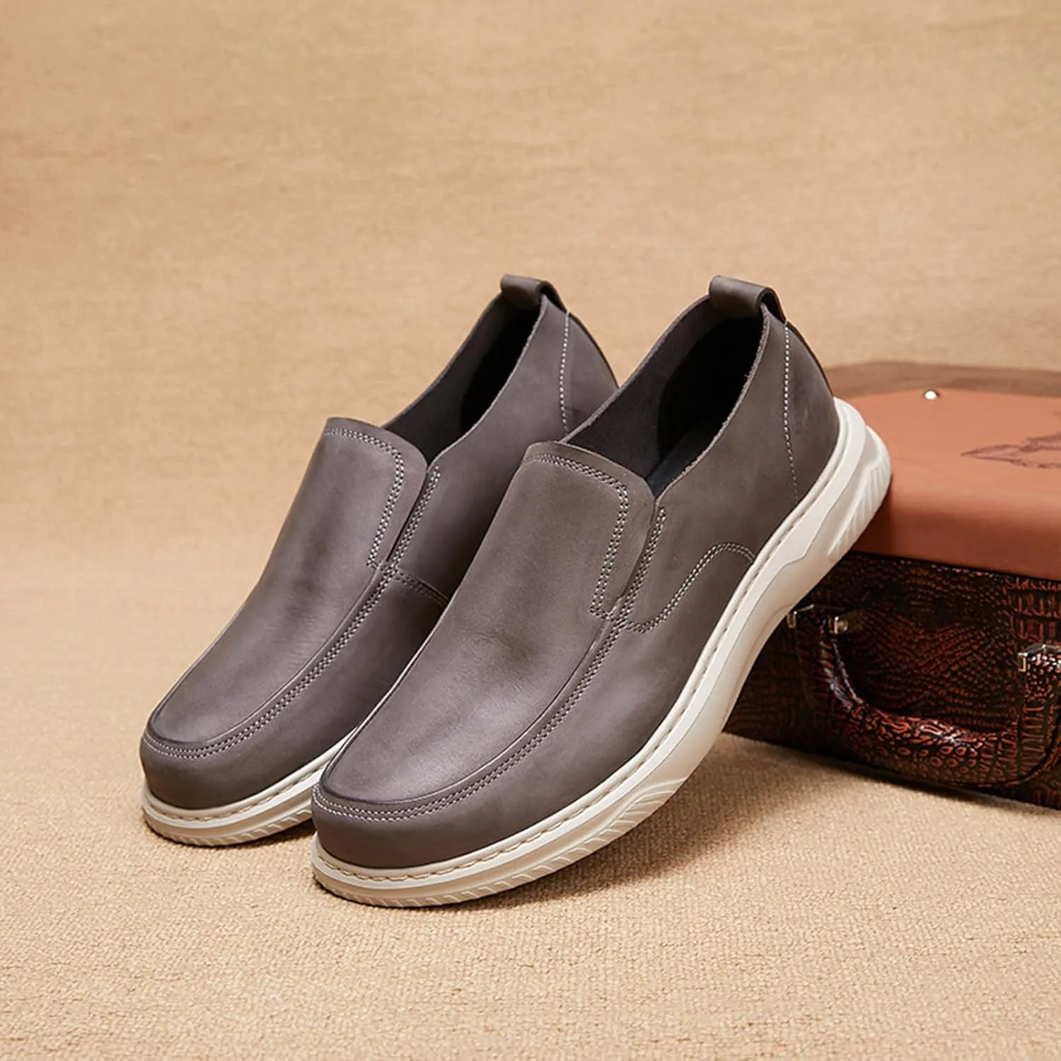 Mens Genuine Leather Round Toe Fashion Loafers Lightweight Comfortable Slip On Outdoor Casual Driving Work Shoes for Men