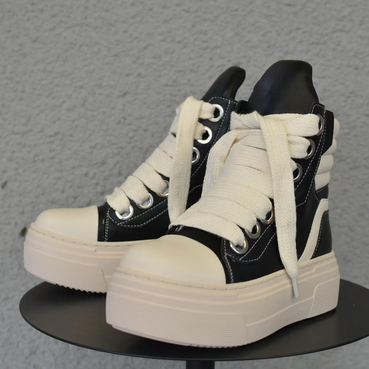 New Street Style Round Toe Thick Sole Platform Chunky Heels Men Women Sneakers Zipper Fashion Unisex Punk Casual Skateboard Shoes