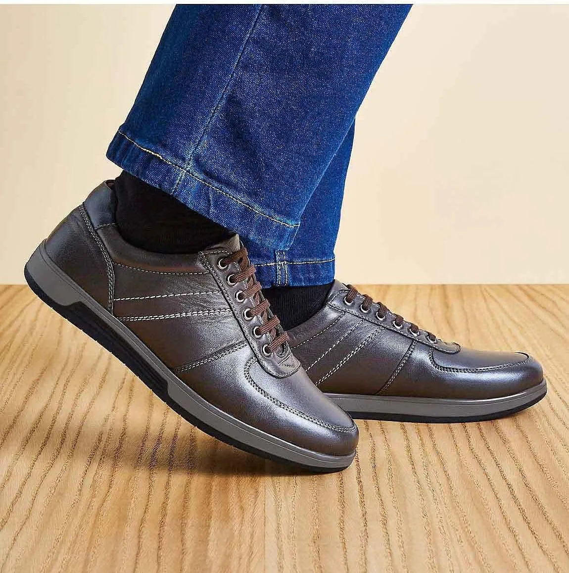 Pegasus Men's Leather Wide Fit Lace Trainer