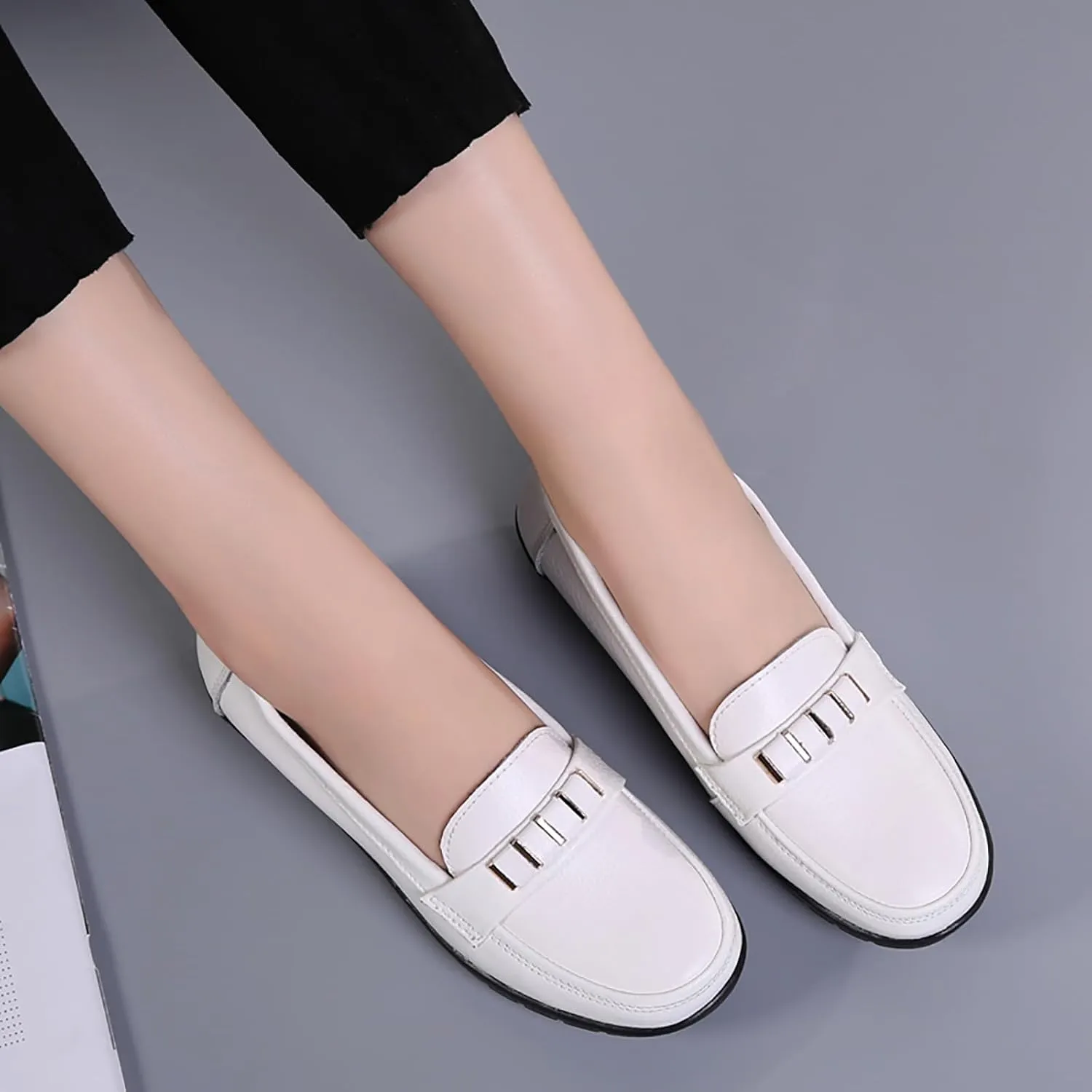 Sunporx Women's Comfort Leather Loafer Driving Moccasins Shoe with Arch Support Walking Office Breathable