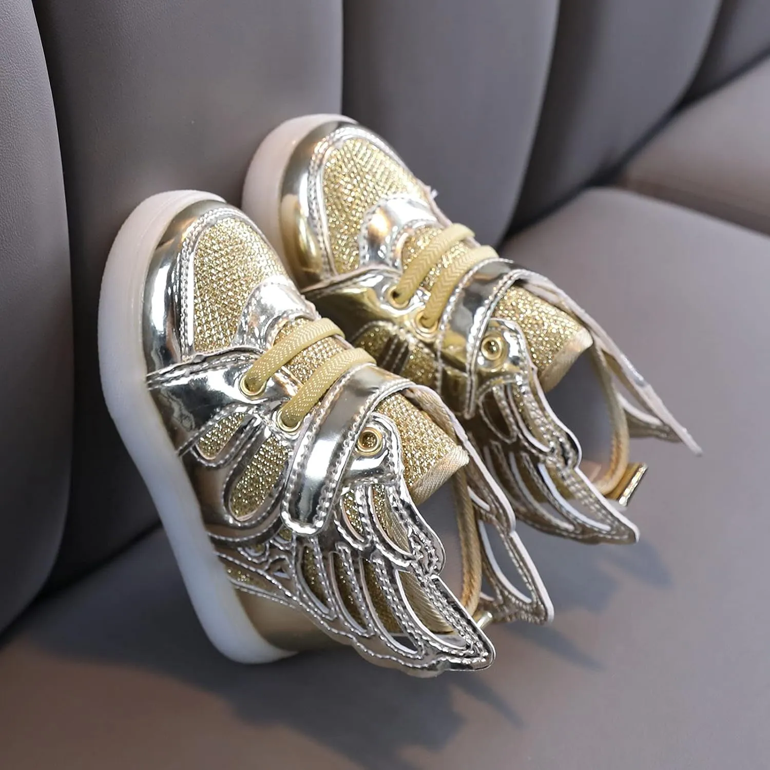 Toddler Girls Light Up Sequins Running Shoes Slip On Flashing Casual Shoes Girls High Top Sneakers for Kids