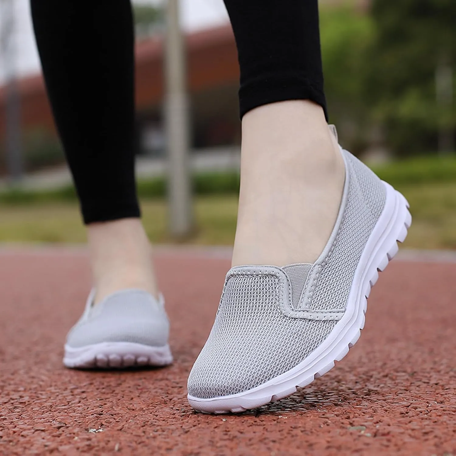 Women's Breathable Mesh Shoes Comfortable Walking Driving Shoes Soft Flat Soled Shoes Lightweight Elderly Shoes
