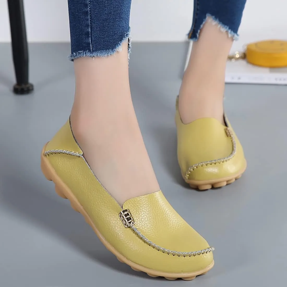 Women's Casual Round Head Moccasin Shoes Comfortable Leather Breathable Loafers Walking Nurse Breathable Driving Fashion Soft Shoes