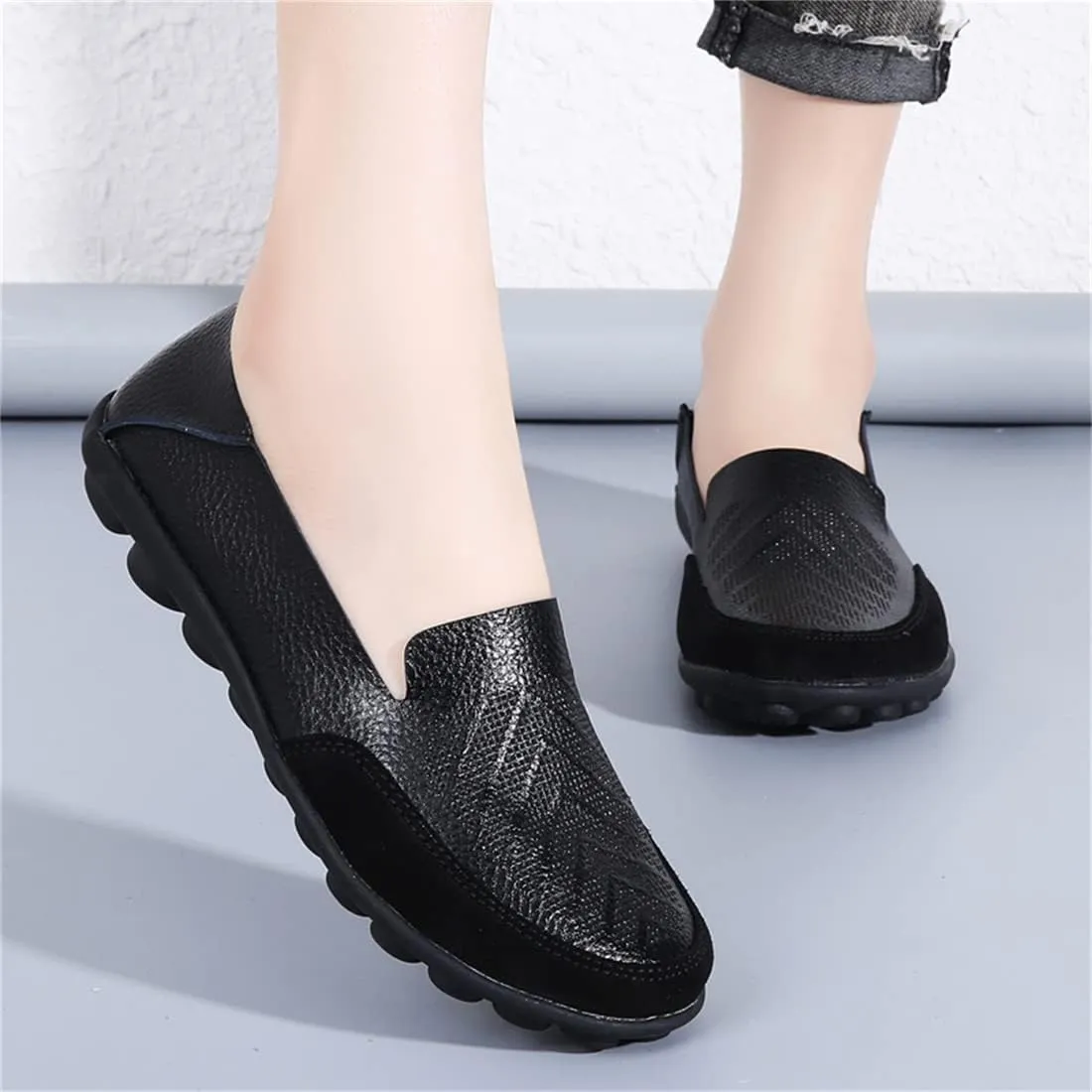 Women's Casual Round Toe Moccasins Comfortable Leather Breathable Slippers Arch Support Memory Foam Insoles Driving Outdoor Walking Nurse Breathable Driving Fashion Moccasins