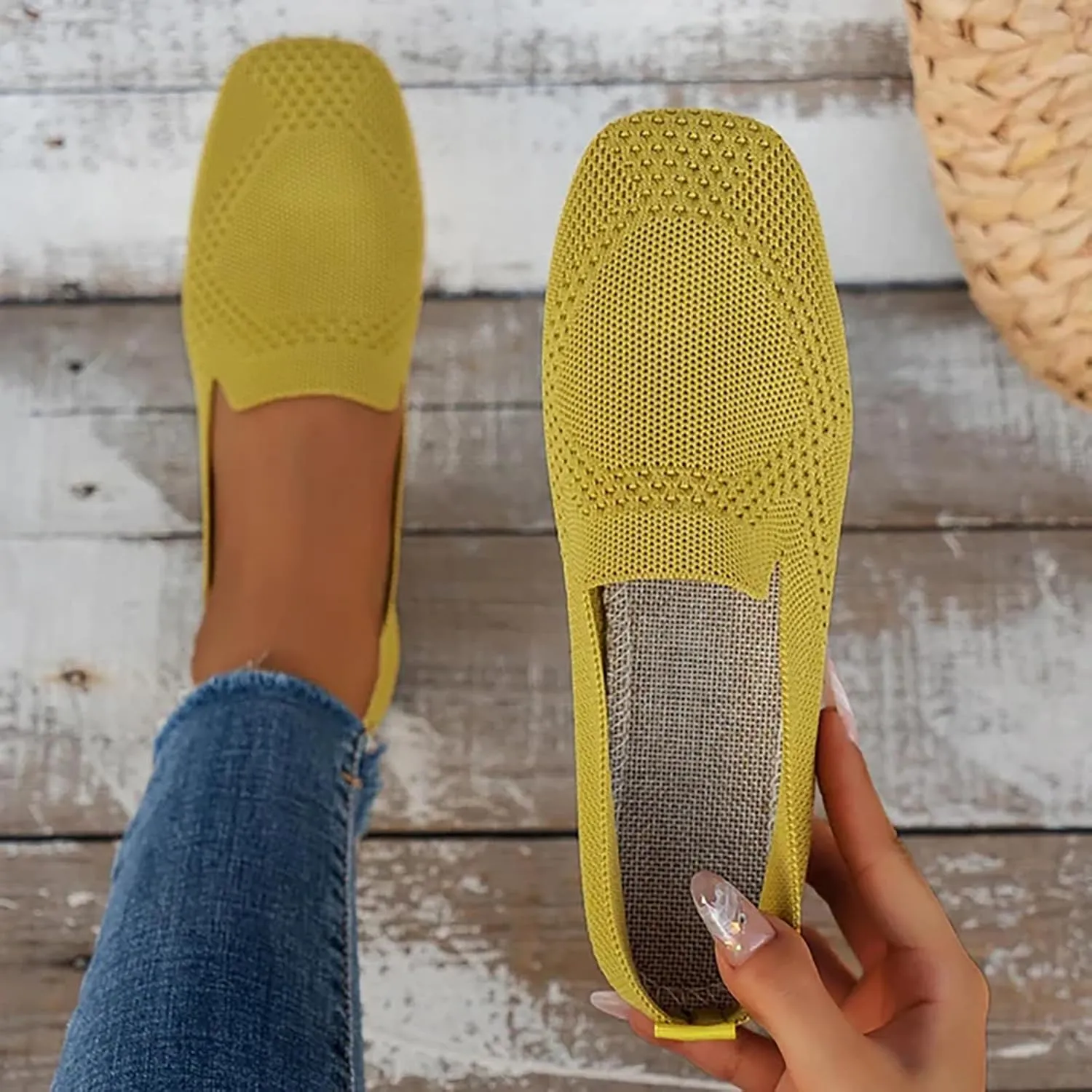 Women's Casual Shoes Knitted Breathable Soft Side Soft Sole Casual Sneakers Mesh Comfortable Casual Shoes Solid Color Round Toe Slip On Lightweight Breathable Flat Bottom