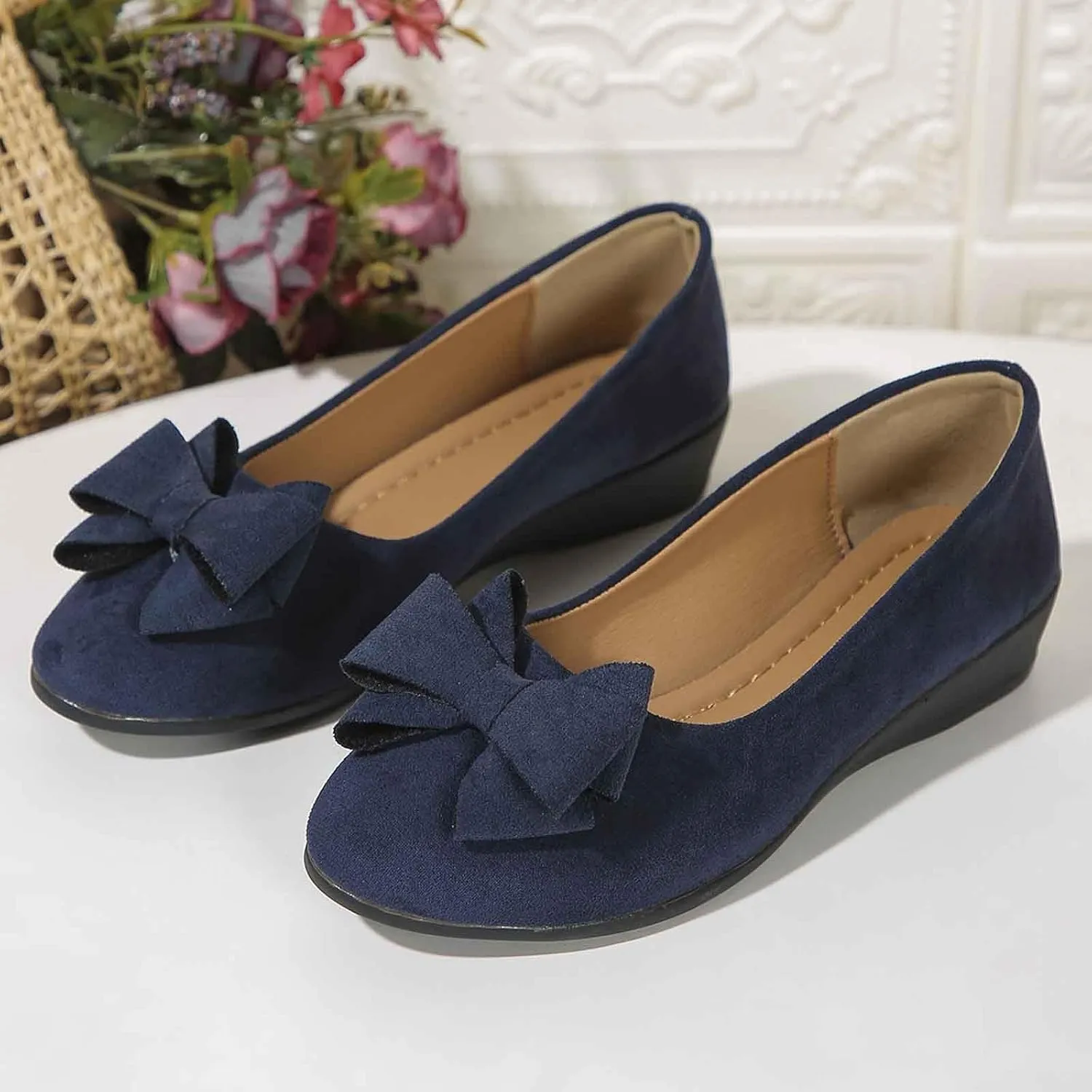 Women's Casual Slip On Shoes Comfortable Everyday Wear Versatile Footwear for Work Dates and Leisure Stylish Design with Wedge Heel
