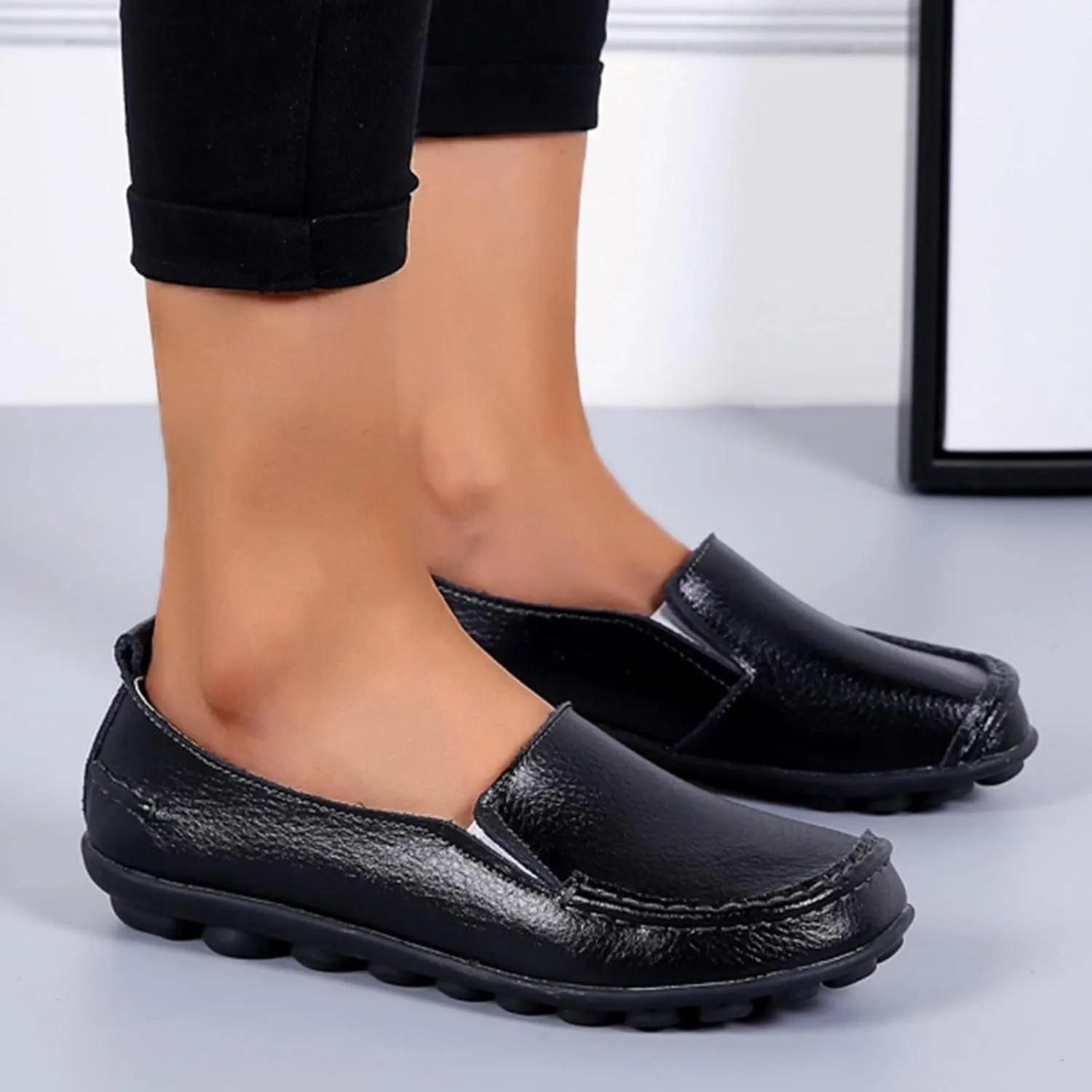 Womens Loafers Leather Penny Loafers Wide Driving Moccasins Classic Flat Shoes Comfort Lightweight Boat Shoes