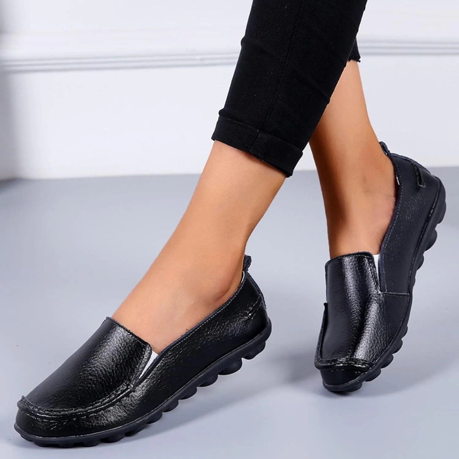 Womens Loafers Leather Penny Loafers Wide Driving Moccasins Classic Flat Shoes Comfort Lightweight Boat Shoes