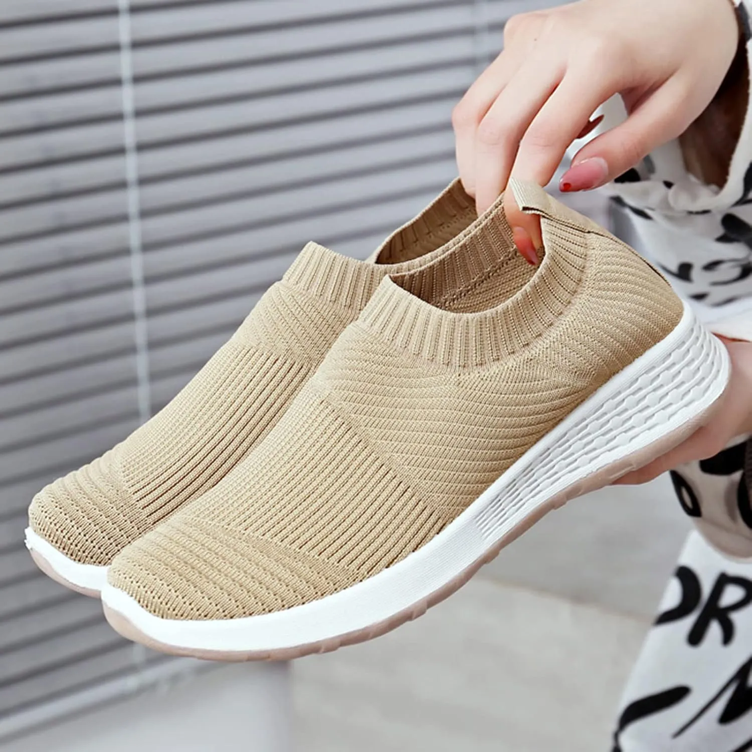 Womens Slip on Sneakers Lightweight Walking Tennis Shoes Women's Sneakers Yoga or Tennis or Running Sneakers