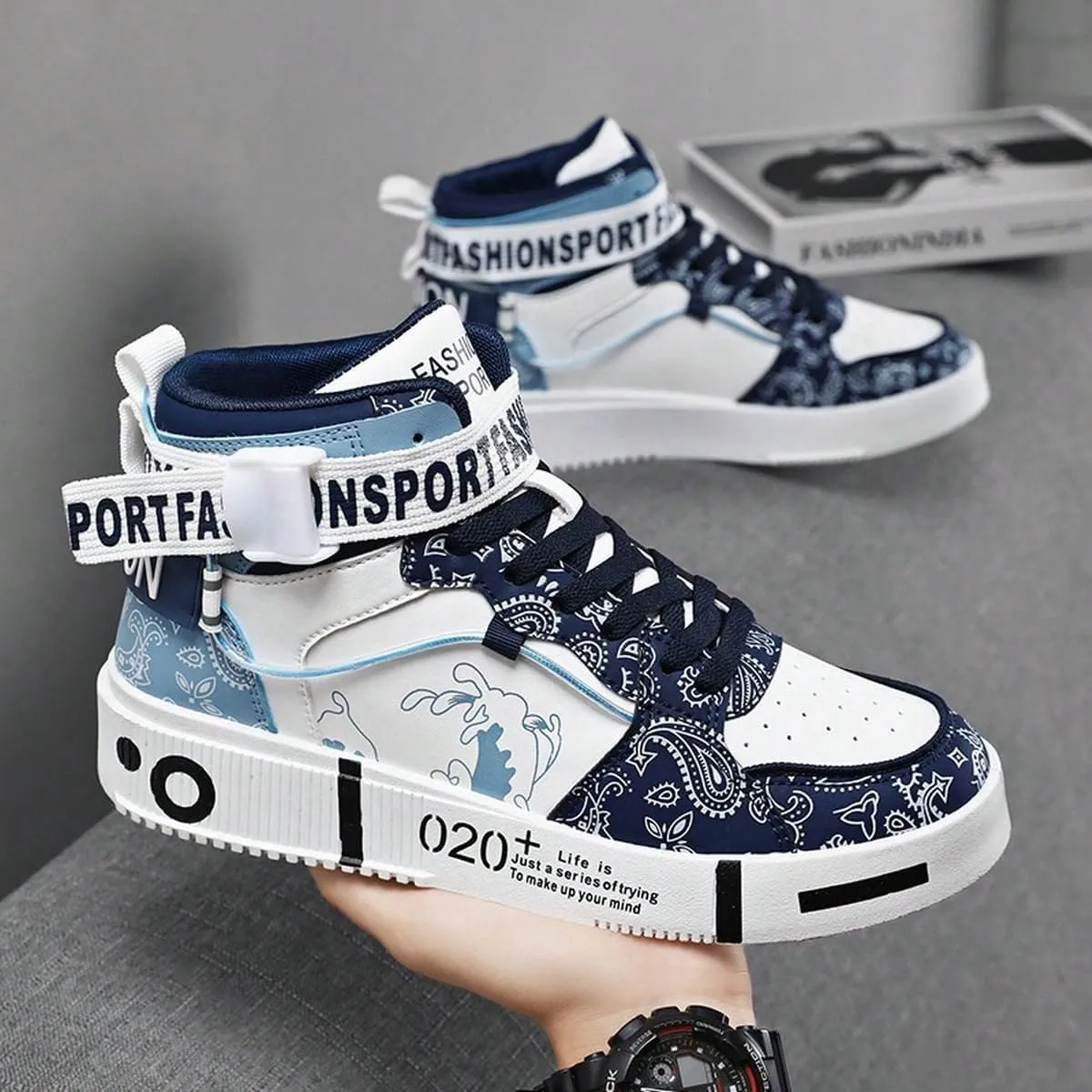 Y2K Bold Graphic Lightweight Sneakers for Women Fashionable Street Style Walking Shoes for Daily Wear with Unique Graffiti Art Design and Soft Sole