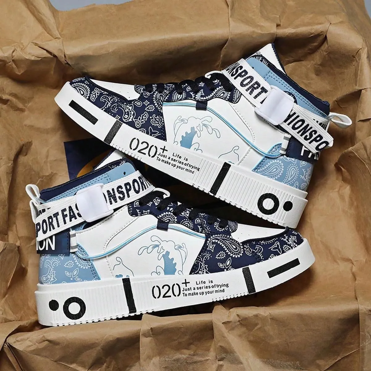 Y2K Bold Graphic Lightweight Sneakers for Women Fashionable Street Style Walking Shoes for Daily Wear with Unique Graffiti Art Design and Soft Sole